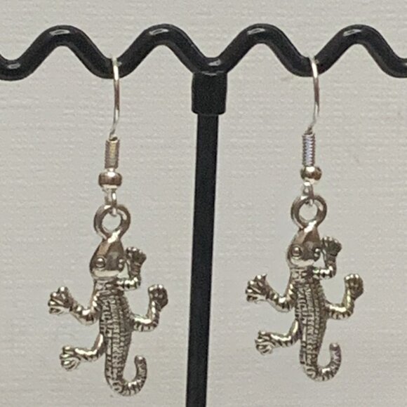 Alligator Earring, Lizard Earring, Gator Earring, Amphibian Earring, Gift Idea - Picture 4 of 6